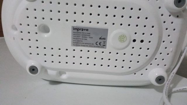 Macchina per il pane bianca