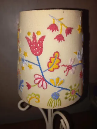 Lámpara de mesa Ikea floral