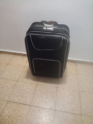 Maleta grande con ruedas 