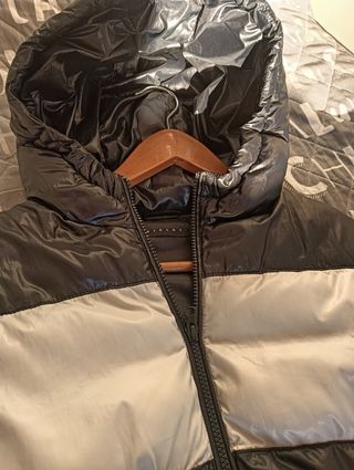 Cazadora plumas niño Sisley
Talla 10-11 Años 