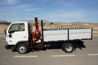 NISSAN CABSTAR BASCULANTE GRÚA ***77.000 KMS***
