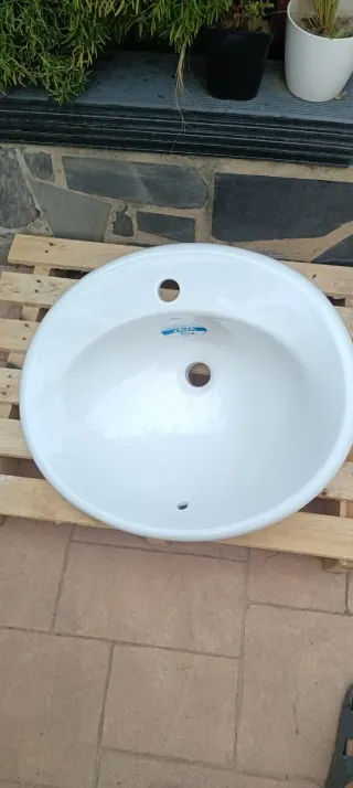 Lavabo de porcelana blanco sin estrenar 56 por 46
