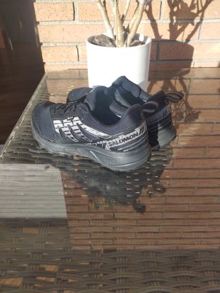 Zapatillas Salomon Montaña Negras Talla 42