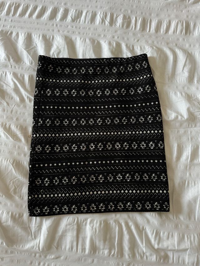 Falda H&M Talla XS Estampado Étnico