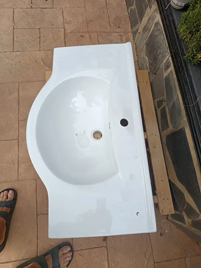 Lavabo de porcelana blanco