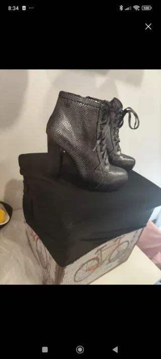 Botines plateados sin estrenar