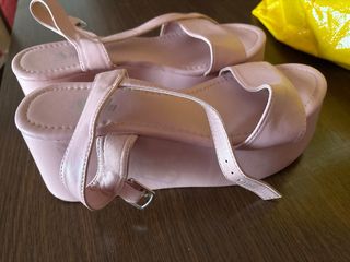 Sandalias rosas Talla 40.