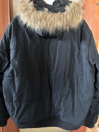 Abrigo Parka Negro con Capucha y Pelo
