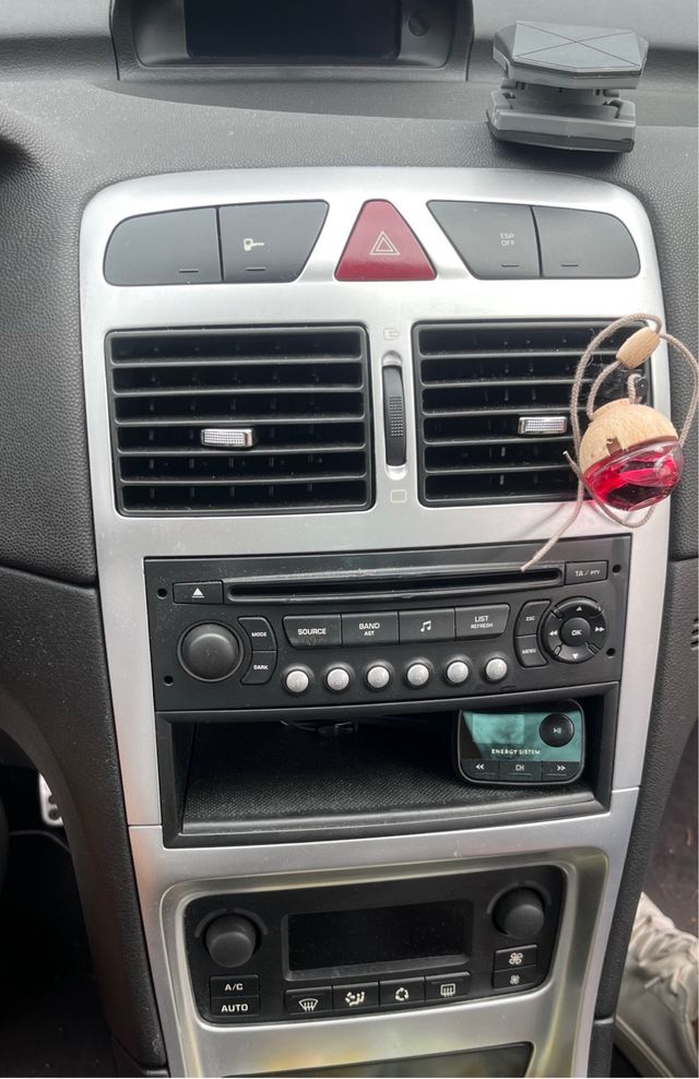 Instalación de radios CarPlay y Android auto.