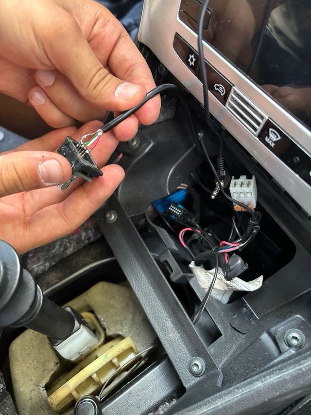 Instalación de radios CarPlay y Android auto.