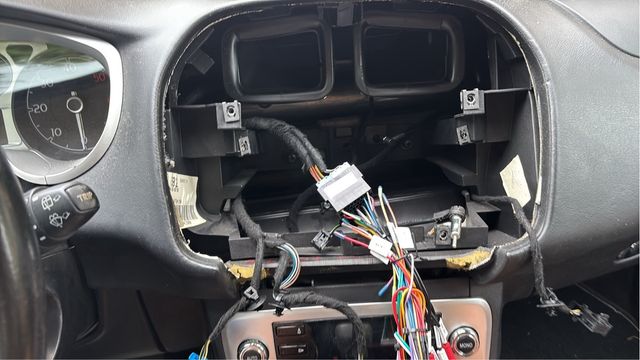 Instalación de radios CarPlay y Android auto.