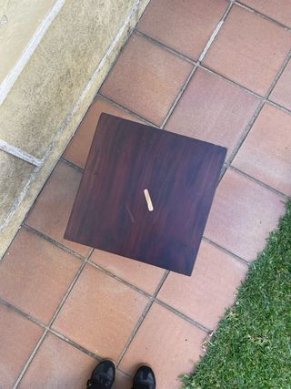 Mesita de madera con cajón y balda 