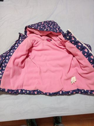 Abrigo niña estampado triángulos