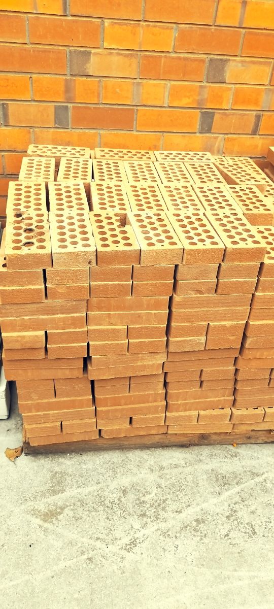 Ladrillo rústico caravista. 800 unidades