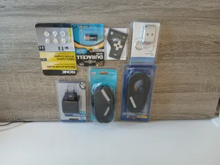 Lote componentes electrónica: Pilas, Adaptador, Ca