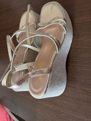 Sandalias doradas Shein Talla 39