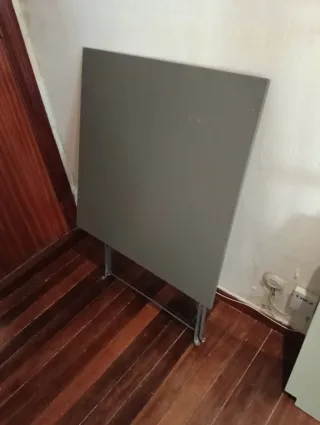 Mesa de aluminio moderna