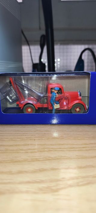 Tintin Camión grúa rojo 