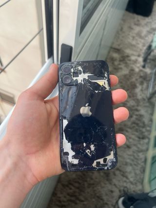 Reparación cristal trasero iPhone 
