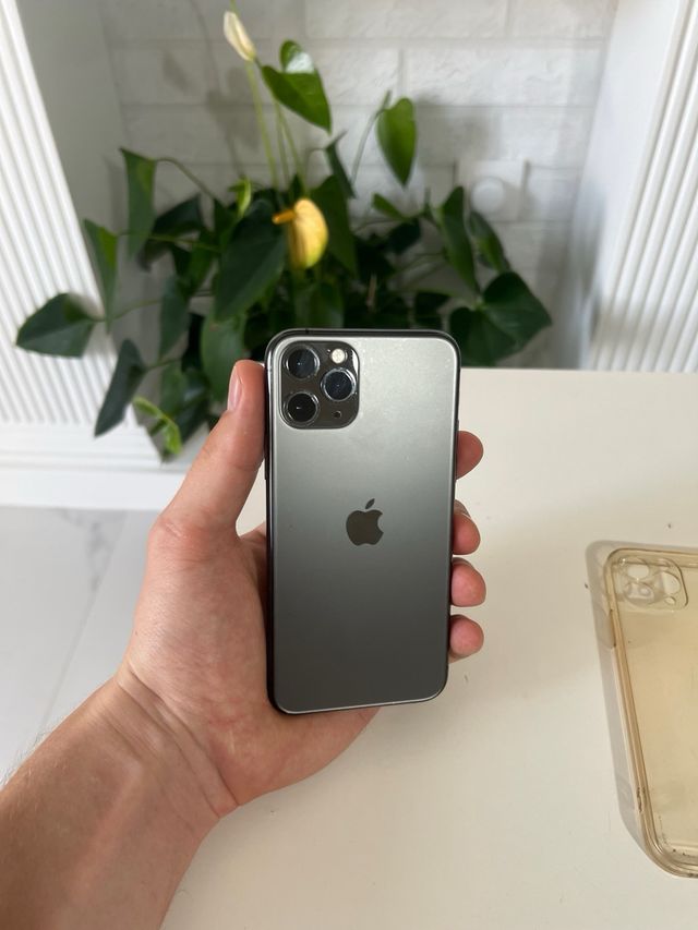 Reparación cristal trasero iPhone 
