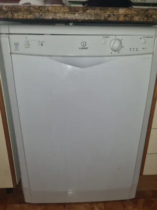 Lavavajillas Indesit AAA