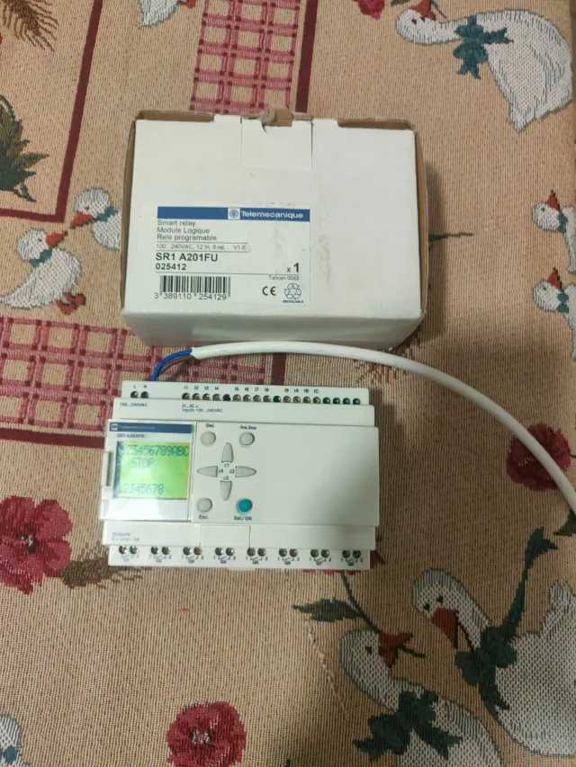 PLC Telemecanique SR1 A201FU