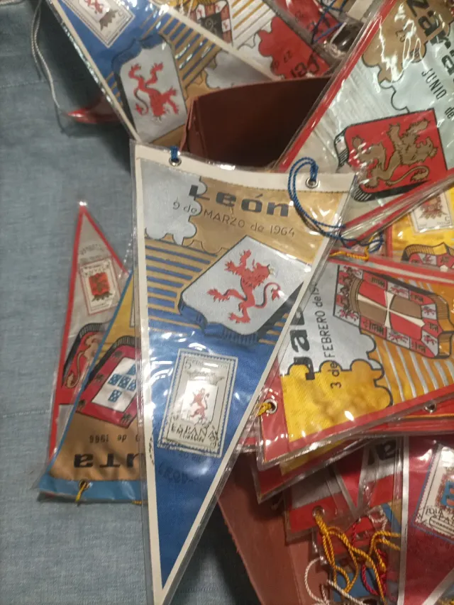 Lote banderines España años 60