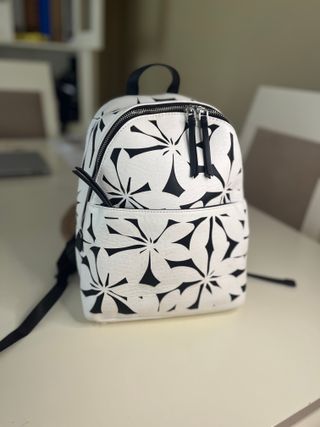 Mochila Desigual Flores Blanca y Negra