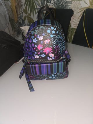 Mochila Multicolor con Estampado Floral y Rayas