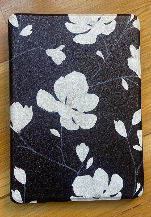 Funda Kindle 10ª Gen Flores Blancas
