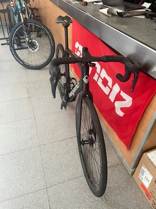 Megamo Rise Talla L Di2 1000km