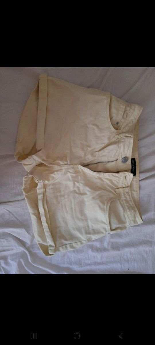 Pantaloncini Terranova gialli donna