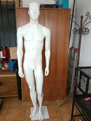Maniquí hombre blanco