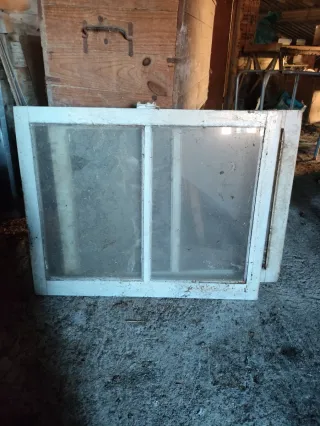 Conjunto de 2 ventanas antiguas de madera
