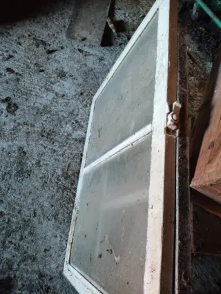 Conjunto de 2 ventanas antiguas de madera
