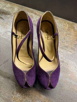 Zapatos de tacón Yves Saint Laurent morados