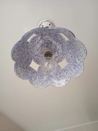 Lámpara de cerámica azul y blanca...Sólo venta en 