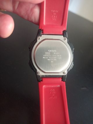 Reloj Casio W-211 Rojo y Plateado
