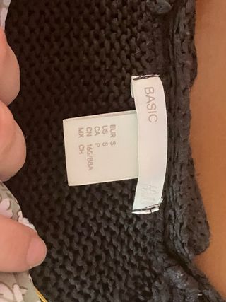 Jersey H&M negro escote pico talla S