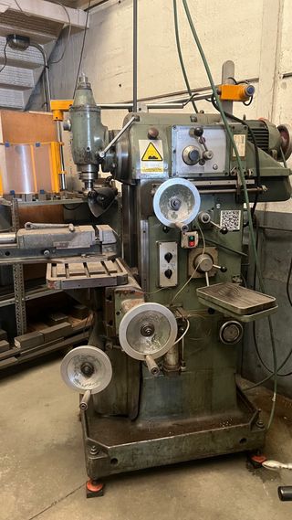 Fresadora Correa Convencional