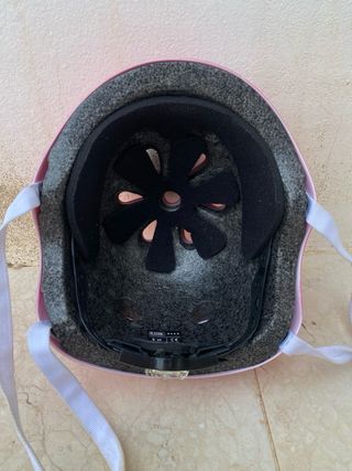 Casco de bicicleta rosa