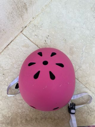 Casco de bicicleta rosa