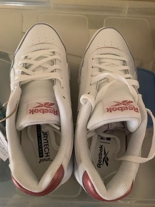 Zapatillas Reebok blancas y rosas