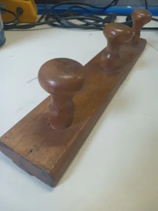 Appendiabiti legno scuro 3 ganci