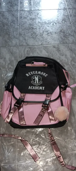 Mochila Nevermore Academy Rosa y Negra