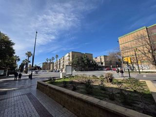 Local comercial en alquiler en Parque Mediterráneo - Santa Paula en Málaga