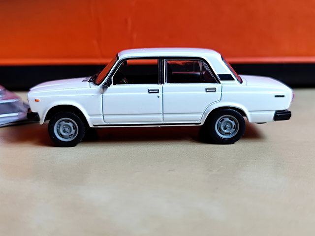 Miniatura Lada Vaz 2105