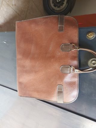 Maletín porta traje de piel