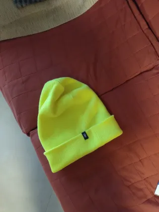 Cappellino misto lana donna giallo