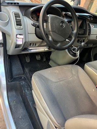 Opel Vivaro 2012
